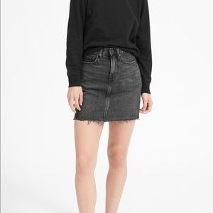 Everlane black denim skirt size 28